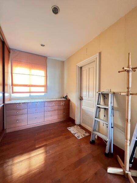 ขายด่วน บ้านเดี่ยว 3ชั้น ราคาพิเศษจาก 28.9 เหลือ 22 ล้าน ใกล้MRT, Bangkok, Bang Sue, Bang Sue, Bangkok, 4 Bedrooms, 520 sqm, Single Detached House For Sale, by Thananit Kraikhiriwat, 60205868 - DDproperty.com