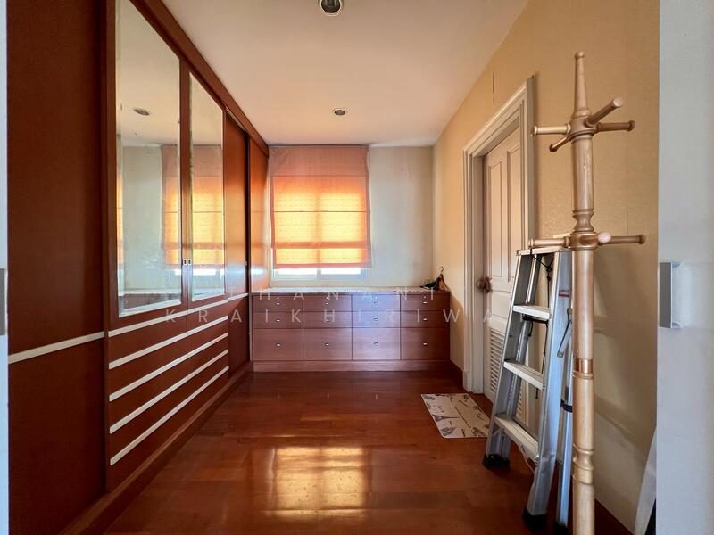 ขายด่วน บ้านเดี่ยว 3ชั้น ราคาพิเศษจาก 28.9 เหลือ 22 ล้าน ใกล้MRT, Bangkok, Bang Sue, Bang Sue, Bangkok, 4 Bedrooms, 520 sqm, Single Detached House For Sale, by Thananit Kraikhiriwat, 60205868 - DDproperty.com