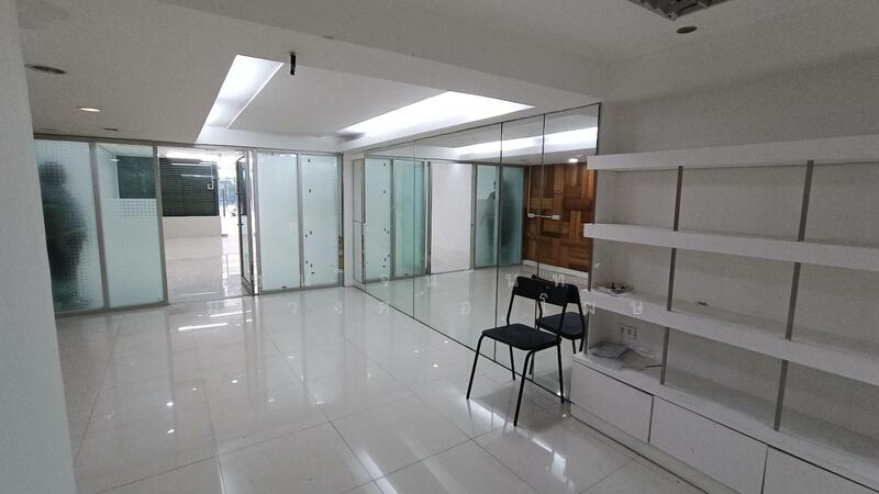 For Rent - 460 Surawong Road, Shop House 5F K.Lek, Bangkok