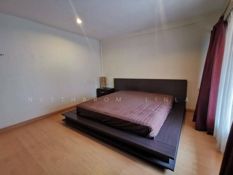 ขาย - 3-Br Townhouse near BTS Phrom Phong, กรุงเทพ
