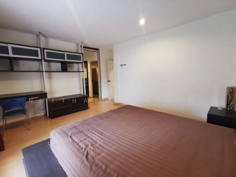 ขาย - 3-Br Townhouse near BTS Phrom Phong, กรุงเทพ