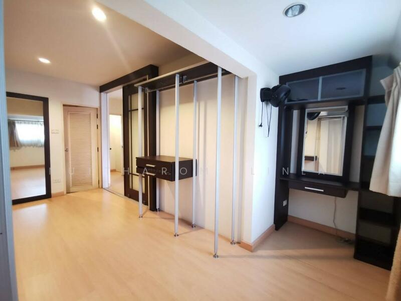 ขาย - 3-Br Townhouse near BTS Phrom Phong, กรุงเทพ