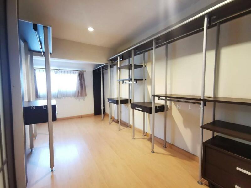 ขาย - 3-Br Townhouse near BTS Phrom Phong, กรุงเทพ