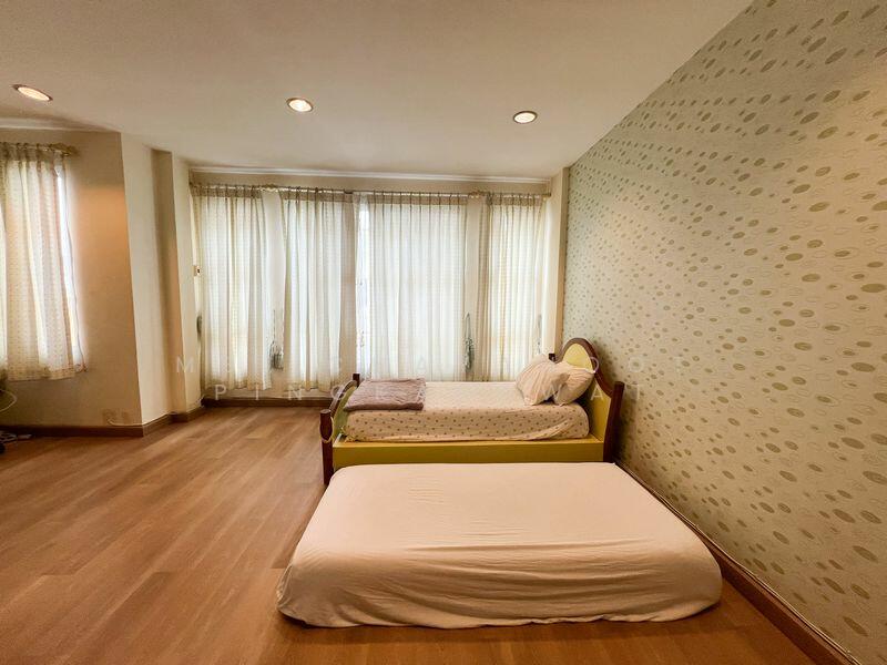 For Sale - Baan Klang Muang British Town Srinakarin, Samut Prakan
