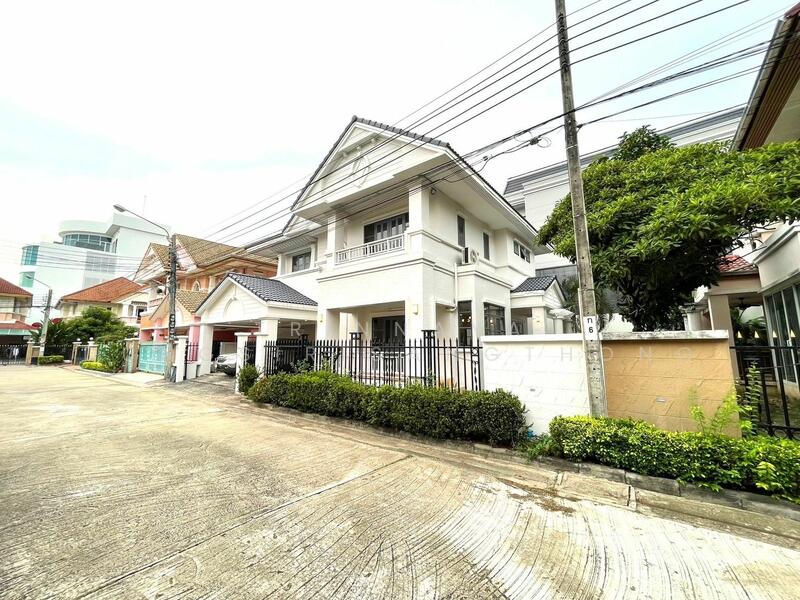 ให้เช่า - Baan Krongthong Pavilion : บ้านกรองทอง พาวิลเลี่ยน, กรุงเทพ