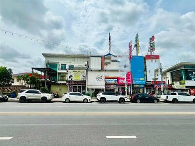 ขาย - อาคารพาณิชย์ 3 ชั้น 20.9 ตร.ว. อาคารพาณิชย์ เยื้องตลาดมั่งมีมาร์เก็ต ถนนลำลูกกา ถนนบึงคำพร้อย, ปทุมธานี