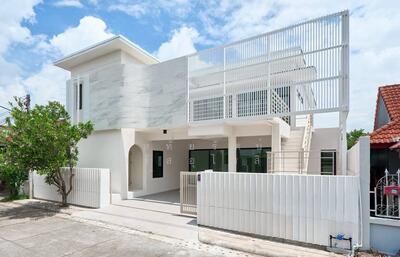 ขาย - Home Office บ้าน 2 ชั้น ใกล้ Central Airport เดินทางสะดวก เข้าออกได้หลายทาง หลังบิ๊กซี แม่เหียะ, เชียงใหม่