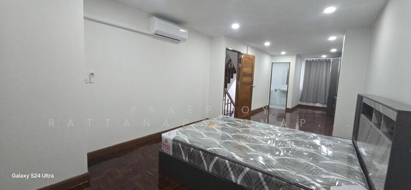 For Rent - Maneeya Ville, Bangkok