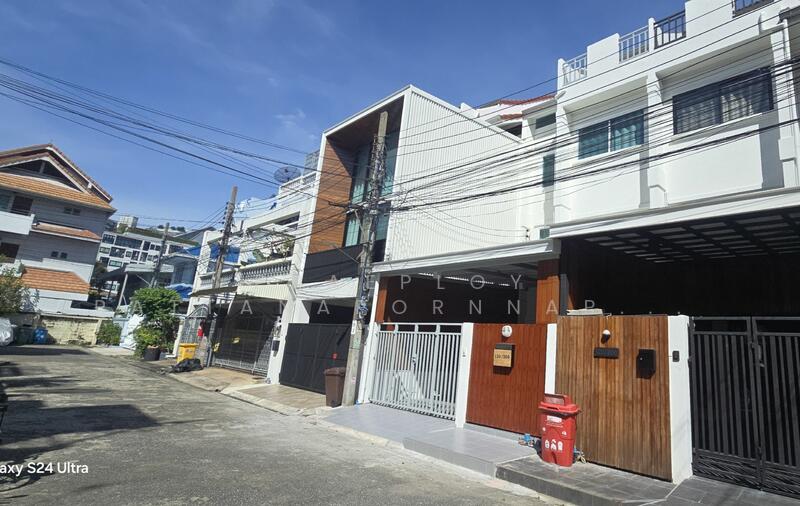 ให้เช่า - Maneeya Ville : มณียา วิลล์, กรุงเทพ