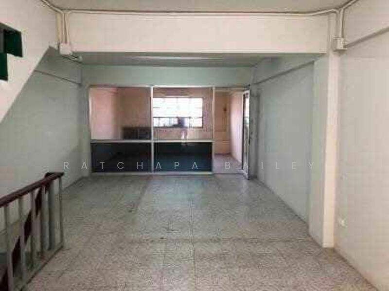 For Rent - 4-Bedroom Townhouse, Bangkok