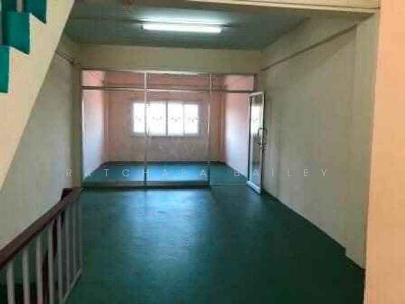 For Rent - 4-Bedroom Townhouse, Bangkok