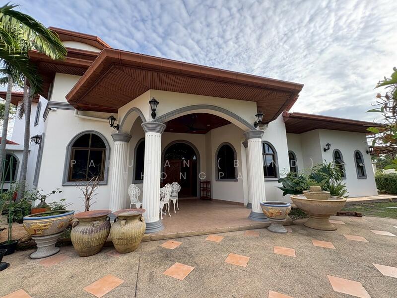 For Rent - Newly Renovated Luxury Spanish Villa Pong Pattaya, Chon Buri (Pattaya)