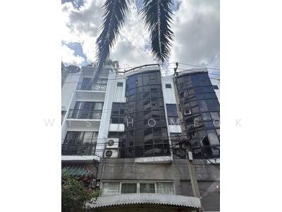 ขาย - อาคารพาณิชย์ 4 ชั้นครึ่ง ทำเลทองซอยสุขุมวิท 39 เหมาะทำคลินิกความงาม, กรุงเทพ