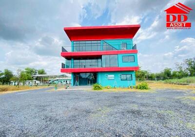 ขาย - ขายอาคาร 3 ชั้น พร้อมโกดัง หนองเสือ จ.ปทุม รหัส : F8032, ปทุมธานี