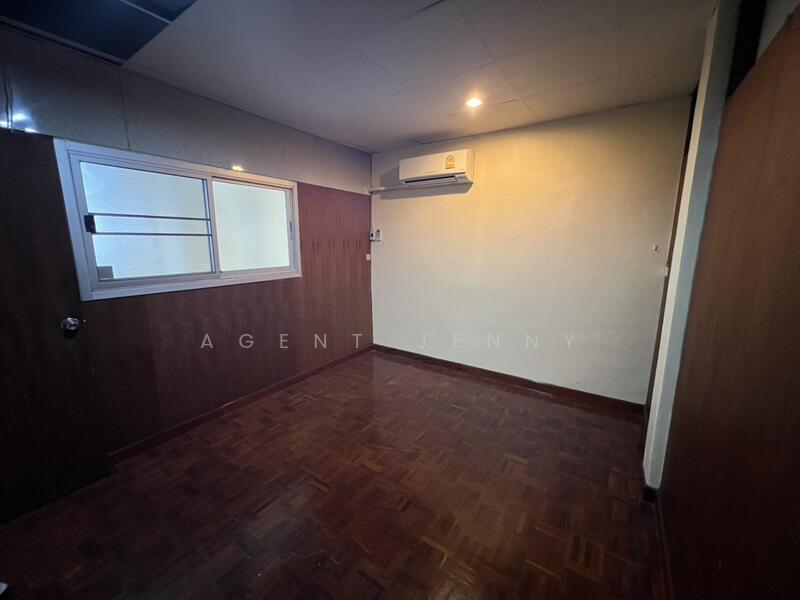 ขาย - ขายตึกพาณิชย์ 4 ชั้น ซอยอุทัยฟาร์ม (SPSJN204), กรุงเทพ