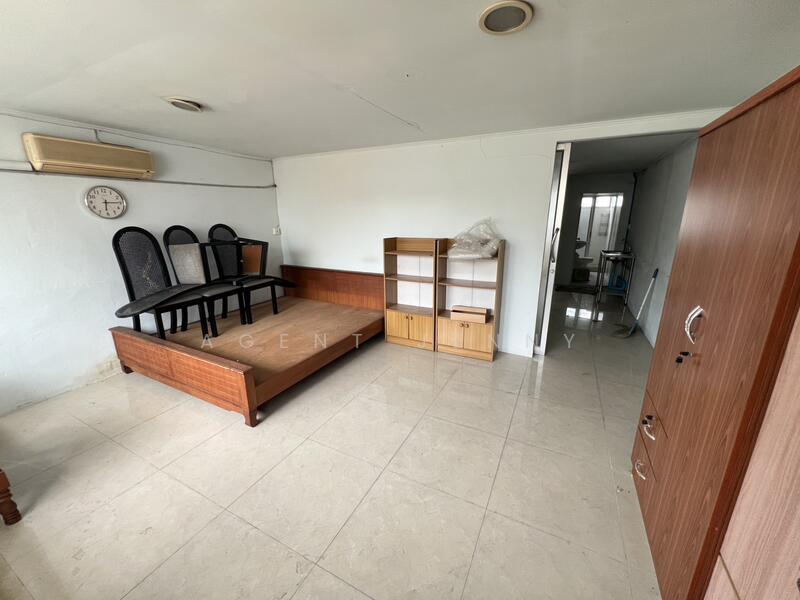 ขาย - ขายตึกพาณิชย์ 4 ชั้น ซอยอุทัยฟาร์ม (SPSJN204), กรุงเทพ