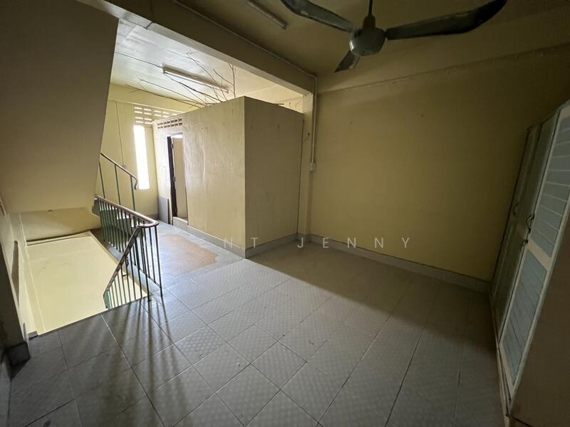 ขาย - ขายบ้าน 2 ชั้น พร้อมอาคารพาณิชย์ 1 คูหา (SPSJN206), กรุงเทพ