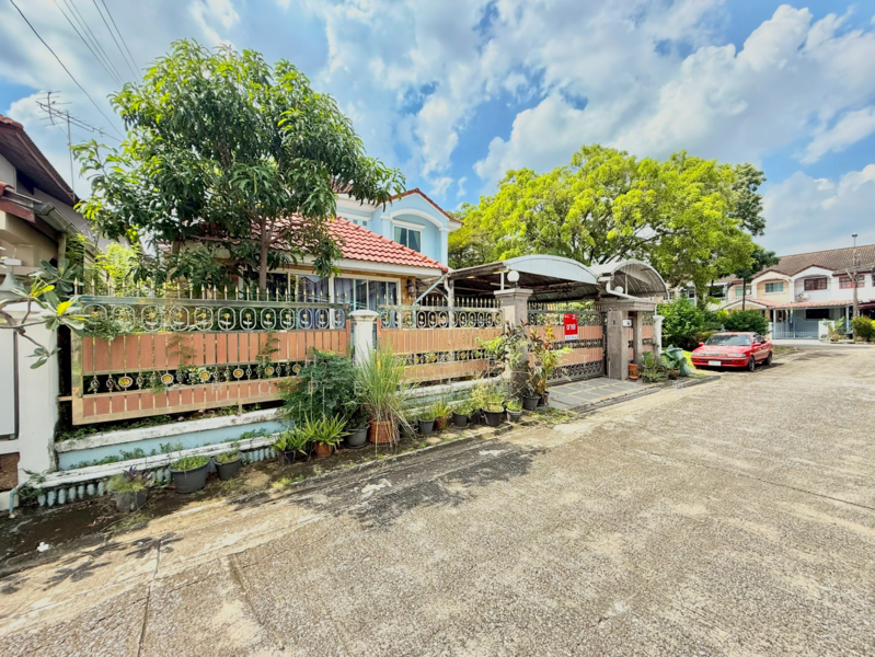 ขาย - Chonchob Thantawat : ชนชอบธันธวัช, กรุงเทพ