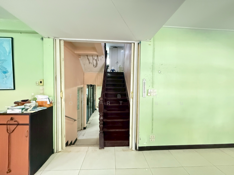 ขาย - Chonchob Thantawat : ชนชอบธันธวัช, กรุงเทพ