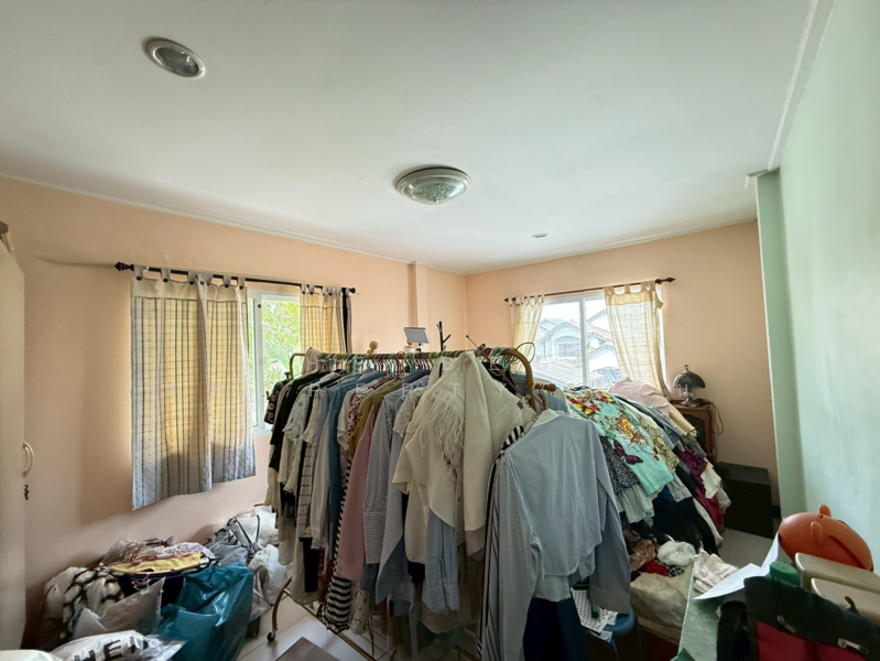 ขาย - Chonchob Thantawat : ชนชอบธันธวัช, กรุงเทพ