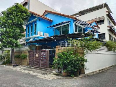 ขาย - หมู่บ้านอยู่เจริญ รัชดาซอย3 (Yu Charoen Ratchada Soi3), กรุงเทพ