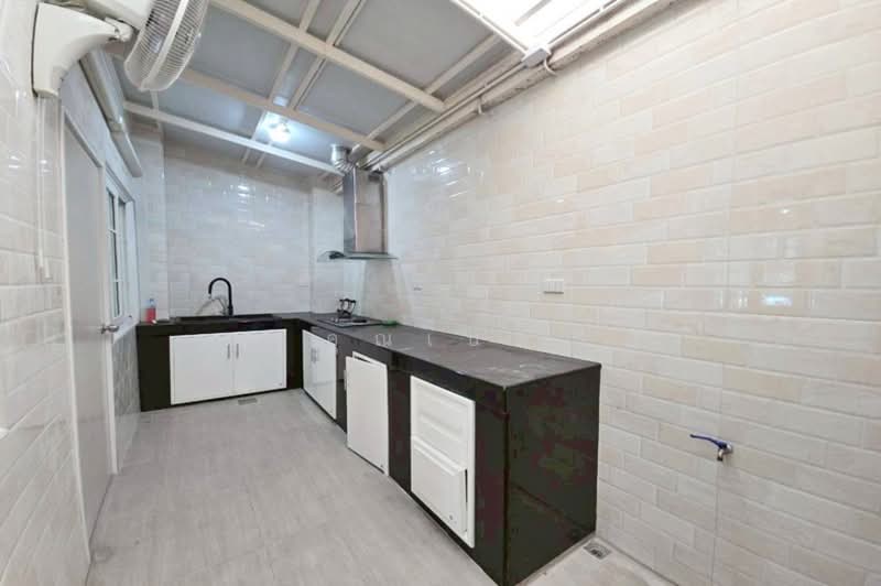Golden Town 3 Bangna-Suanluang, Bangkok, Kanchanaphisek Road, Prawet, Bangkok, 4 Bedrooms, 117 sqm, Townhouse For Sale, by คุณเบล, 60213337 - DDproperty.com
