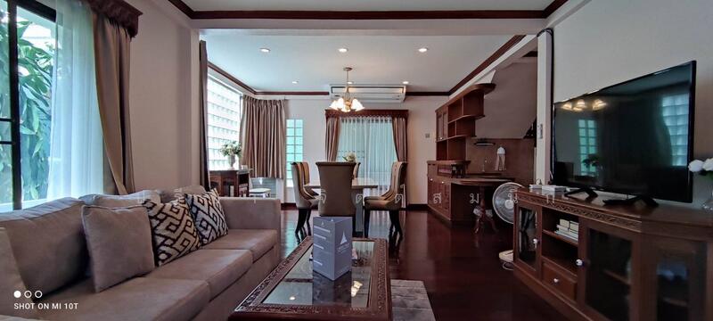ให้เช่า - บ้านเดี่ยวเรือนไทยร่วมสมัย 3 ห้องนอนในโครงการย่านสาทร-ถ.นราธิวาส, กรุงเทพ