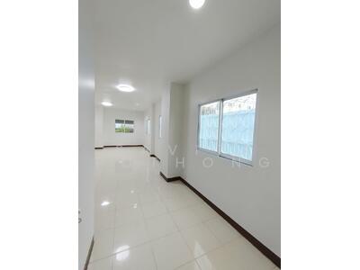 ขาย - ทาวน์เฮาท์ 2-ห้องนอน, กรุงเทพ