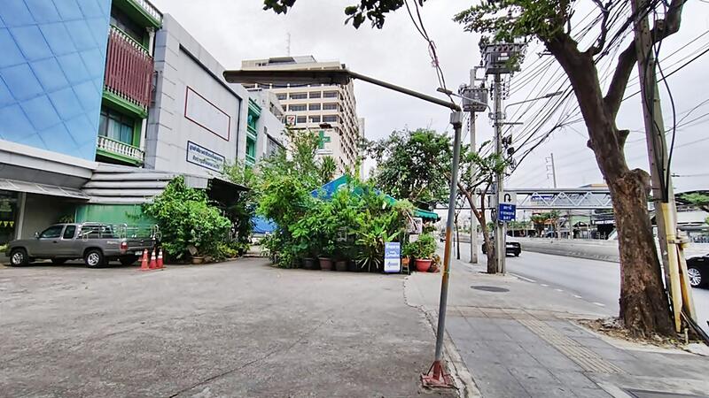 For Rent - Commercial Building 280 sqm. near BTS Talat Phlu for Office, Clinic, Spa, Tutoring Academy, Bangkok