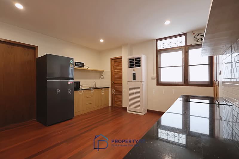 For Rent - Apartment Building 220 Sukhumvit Soi 1, Bangkok