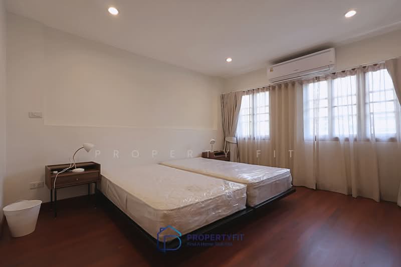For Rent - Apartment Building 220 Sukhumvit Soi 1, Bangkok