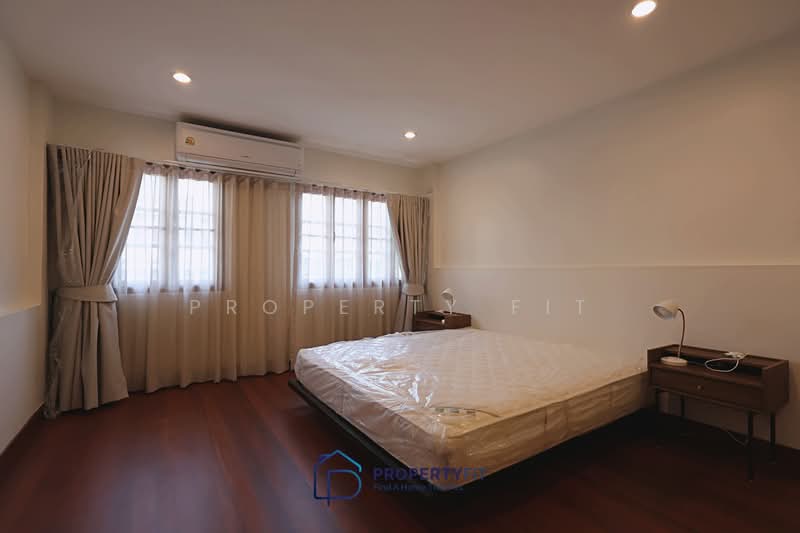 For Rent - Apartment Building 220 Sukhumvit Soi 1, Bangkok