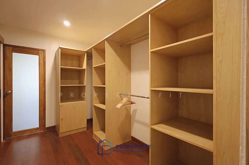 Apartment Building 220 Sukhumvit Soi 1 : อพาร์ตเมนต์ 220 สุขุมวิทซอย 1, กรุงเทพ, 220 สุขุมวิทซอย 1, คลองเตยเหนือ, วัฒนา, กรุงเทพ, 144 ตร.ม., อพาร์ทเมนท์ ให้เช่า, โดย Property Fit, 60215179 - DDproperty.com