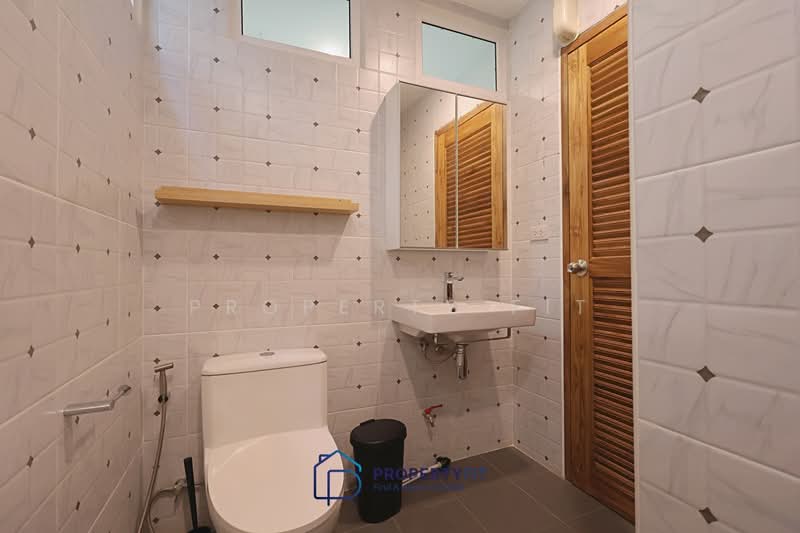 Apartment Building 220 Sukhumvit Soi 1 : อพาร์ตเมนต์ 220 สุขุมวิทซอย 1, กรุงเทพ, 220 สุขุมวิทซอย 1, คลองเตยเหนือ, วัฒนา, กรุงเทพ, 144 ตร.ม., อพาร์ทเมนท์ ให้เช่า, โดย Property Fit, 60215179 - DDproperty.com