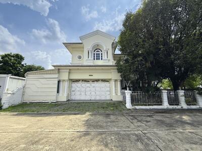 ขาย - Beverly Hills Chaengwattana : หมู่บ้านเบเวอร์ลี่ ฮิลส์ แจ้งวัฒนะ, กรุงเทพ