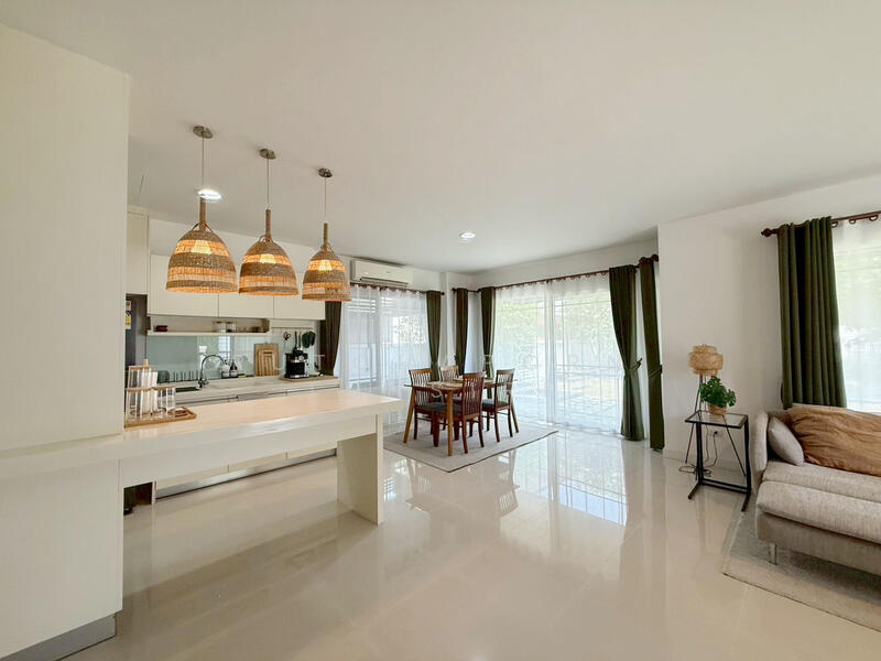 ให้เช่า - บ้านสวยในโครงการ ให้เช่าเดือนละ 37,000 บาท ใกล้ม.พายัพเพียง 5 นาที No.6H195, เชียงใหม่
