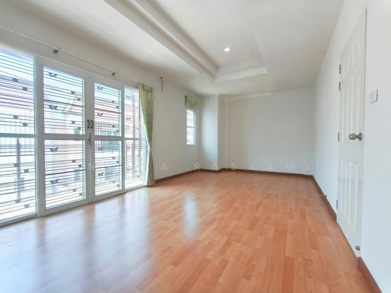 The Town Rama 5, Nonthaburi, Bang Sri Mueang 1 Road, Bang Sri Muang, Muang Nonthaburi, Nonthaburi, 5 Bedrooms, 220 sqm, Townhouse For Sale, by Punpapa Rassamee, 60217227 - DDproperty.com