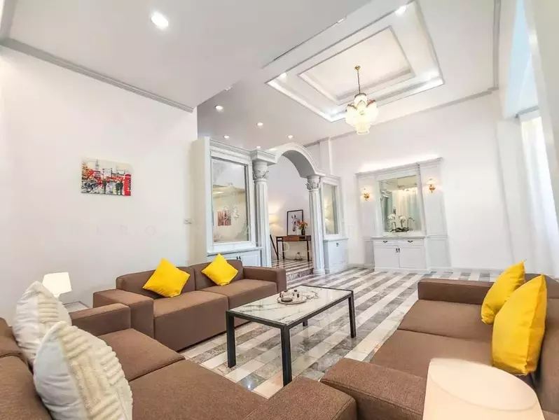 For Rent - For Rent Bangkok House Sathu Pradit Yan Nawa BRE25987, Bangkok