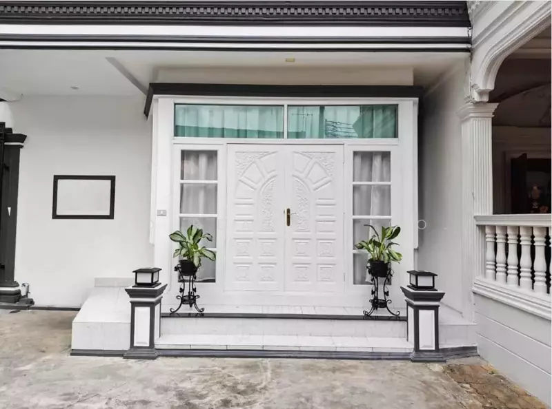 For Rent - For Rent Bangkok House Sathu Pradit Yan Nawa BRE25987, Bangkok