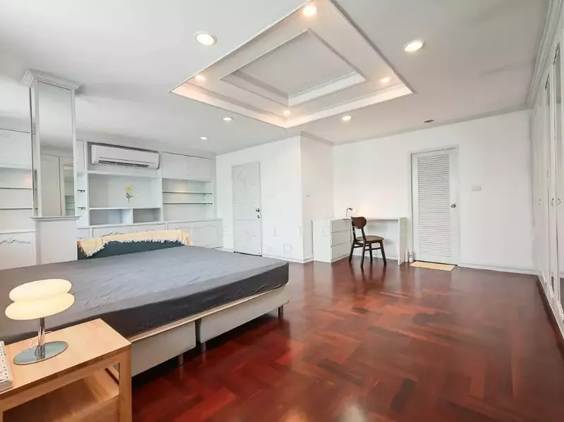 For Rent - For Rent Bangkok House Sathu Pradit Yan Nawa BRE25987, Bangkok