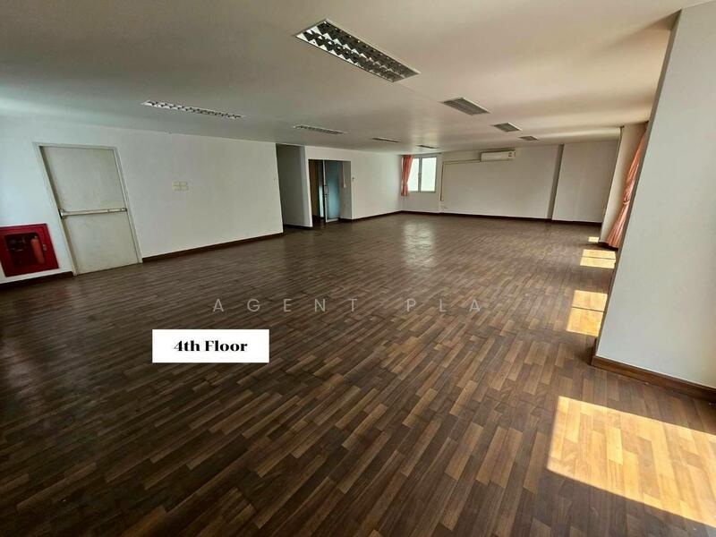 ให้เช่า - ให้เช่าอาคารสำนักงาน 7 ชั้น มีลิฟต์ ถนน ศรีนครินทร์ (SPSP630), กรุงเทพ