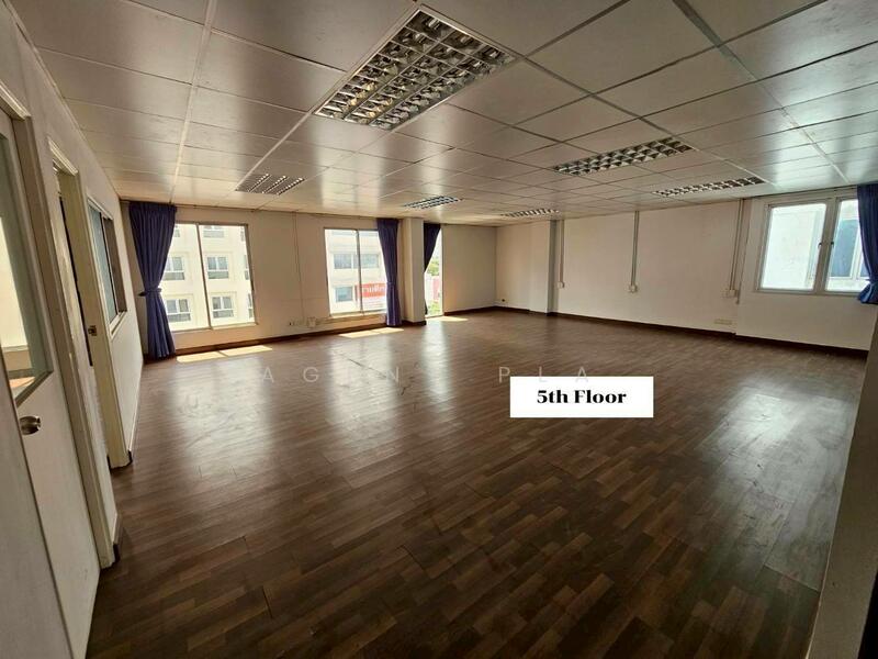 ให้เช่า - ให้เช่าอาคารสำนักงาน 7 ชั้น มีลิฟต์ ถนน ศรีนครินทร์ (SPSP630), กรุงเทพ