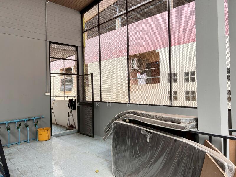 ขาย - ขายอพาร์ตเมนต์พร้อมดำเนินกิจการต่อได้ทันที ซอยจรัญสนิทวงศ์ 44, กรุงเทพ