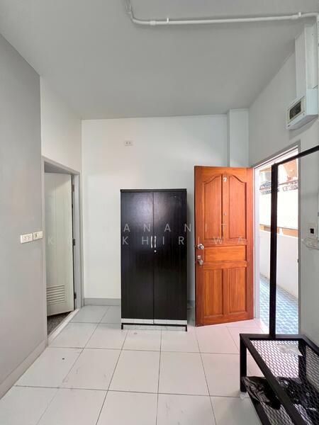 ขาย - ขายอพาร์ตเมนต์พร้อมดำเนินกิจการต่อได้ทันที ซอยจรัญสนิทวงศ์ 44, กรุงเทพ