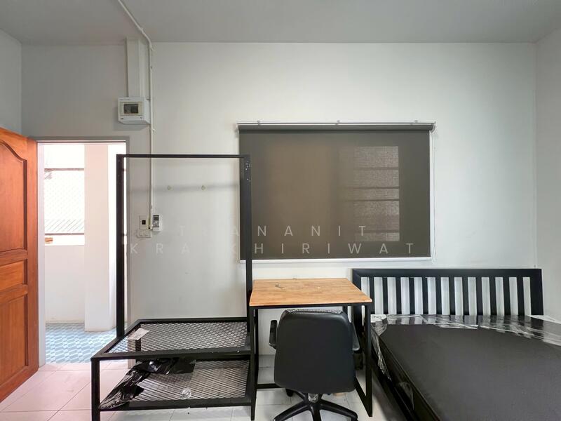 ขาย - ขายอพาร์ตเมนต์พร้อมดำเนินกิจการต่อได้ทันที ซอยจรัญสนิทวงศ์ 44, กรุงเทพ