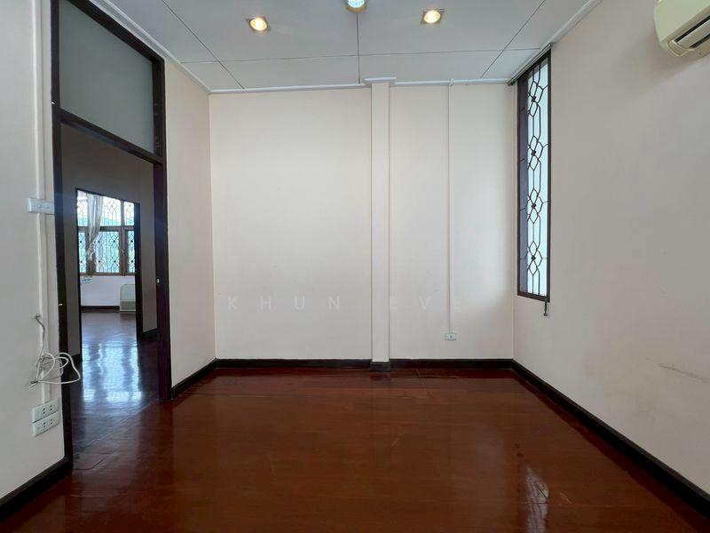 For Rent - House for rent in Sukhumvit 71 Pridi Banomyong 26 Company registration allowed ( SPSEVE1353 ), Bangkok