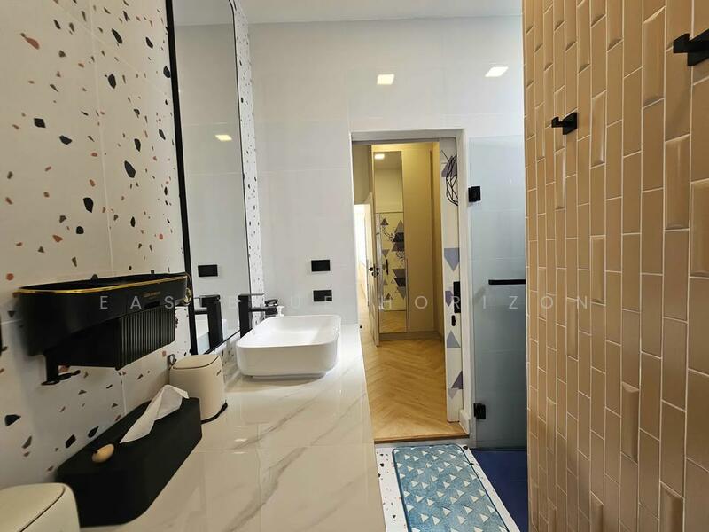 ให้เช่า - Nakarin Garden Village : หมู่บ้านนครินทร์การ์เด้น, กรุงเทพ