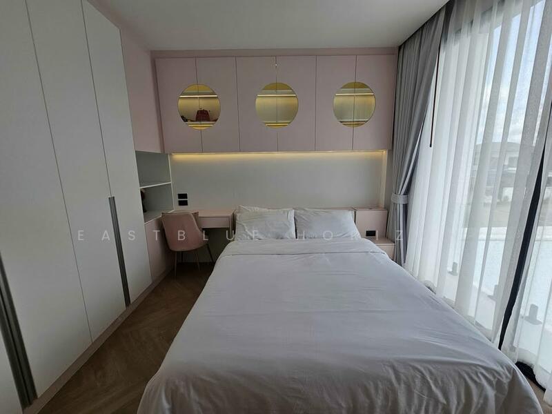 ให้เช่า - Nakarin Garden Village : หมู่บ้านนครินทร์การ์เด้น, กรุงเทพ