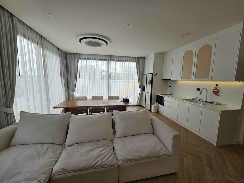 ให้เช่า - Nakarin Garden Village : หมู่บ้านนครินทร์การ์เด้น, กรุงเทพ