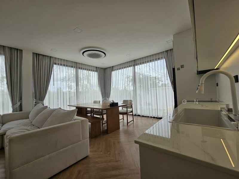 ให้เช่า - Nakarin Garden Village : หมู่บ้านนครินทร์การ์เด้น, กรุงเทพ